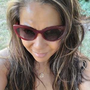 Meet your Posher, Julie